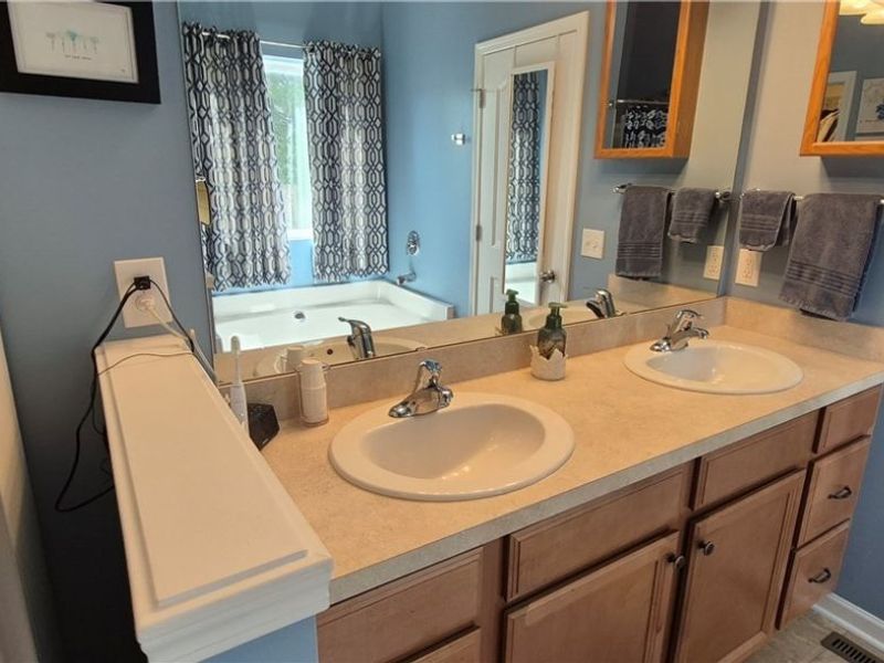 17497 Woodshire Drive, Strongsville, OH 44149 Photo 18