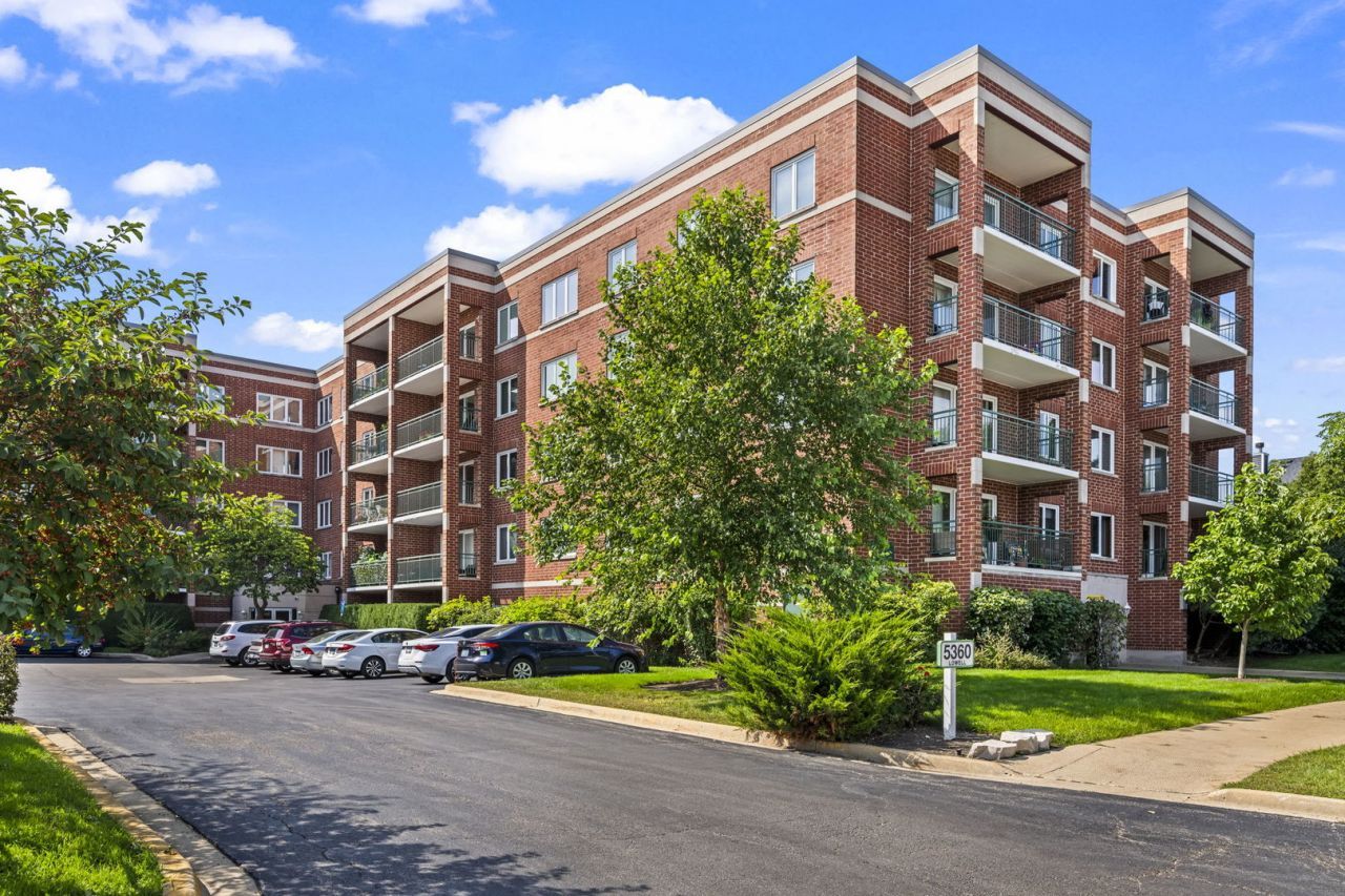 5360 N Lowell Avenue, Unit 511, Chicago, IL 60630 Main Photo
