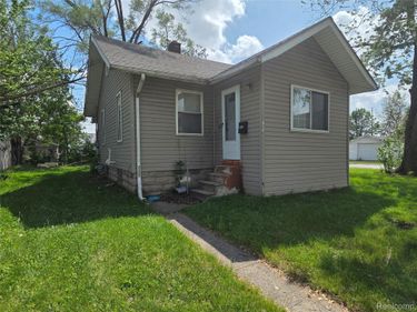 7210 Rivard Avenue , Warren, Mi 48091