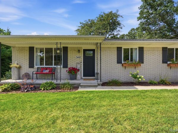 3468 Hope Lake Drive, Brighton Township, Mi 48114