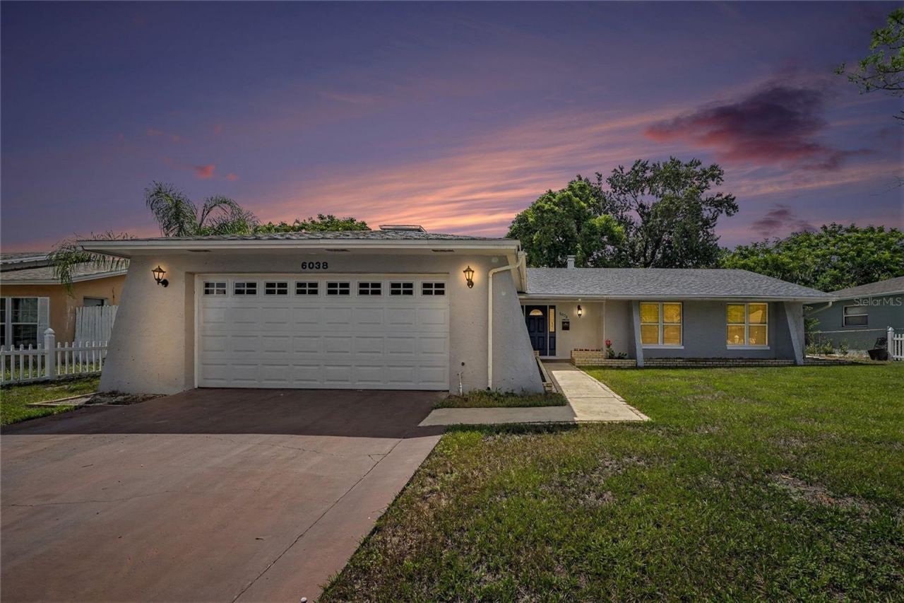 6038 Wedgewood Circle, Orlando, FL 32808 Main Photo