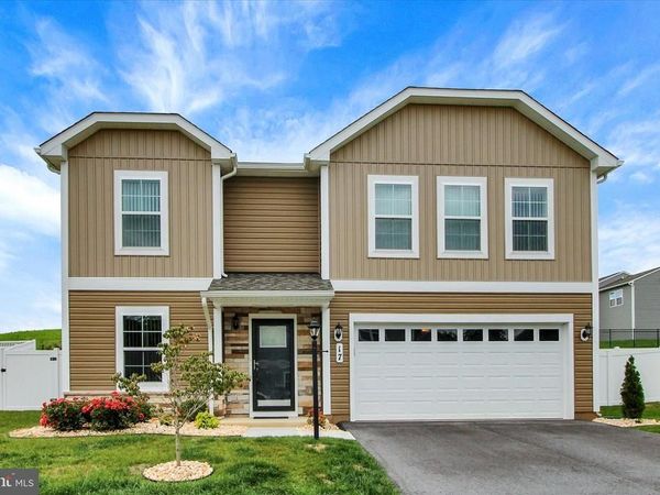 17 NATURES WAY CIRCLE, NEW OXFORD, PA 17350