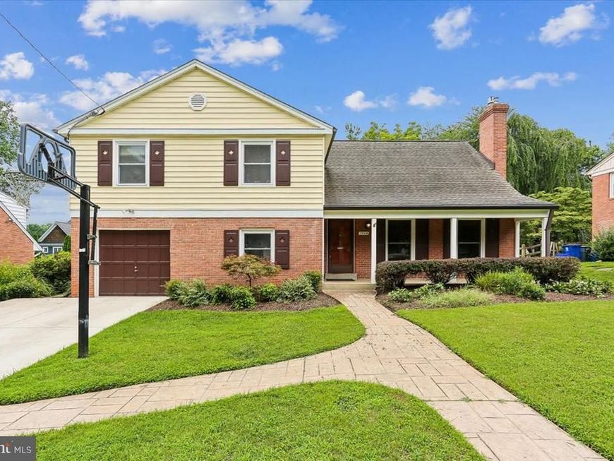 7038 Wolftree Lane , North Bethesda, MD 20852 Main Photo