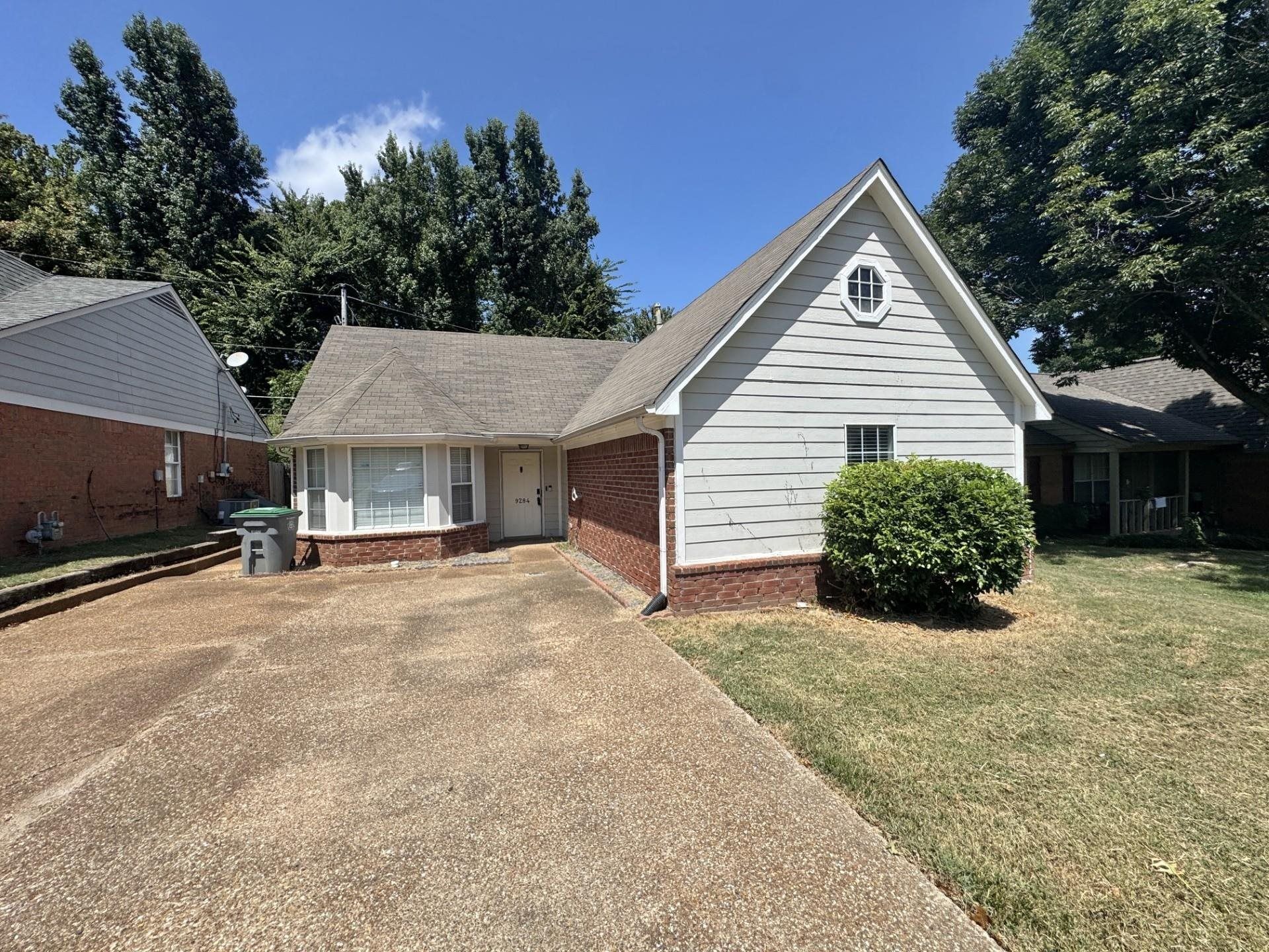 9284 CHARLY HILL LN Memphis, TN 38016