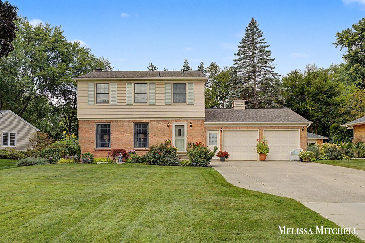 1705 Ridgewood Avenue Se, Grand Rapids, MI 49506 Main Photo