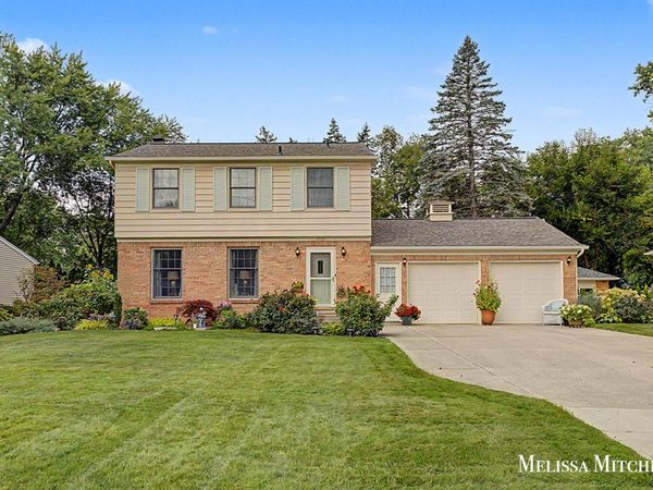 1705 Ridgewood Avenue SE, Grand Rapids, MI 49506