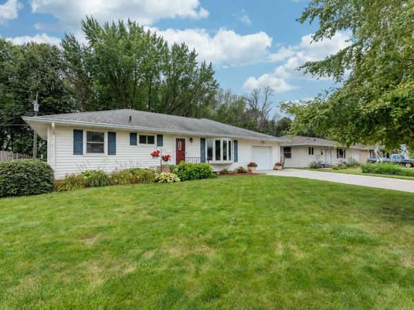 2613 E Main Street , Mankato, MN 56001