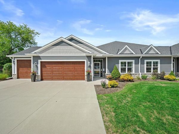 147 Phantom Lake COURT, Mukwonago, WI 53149
