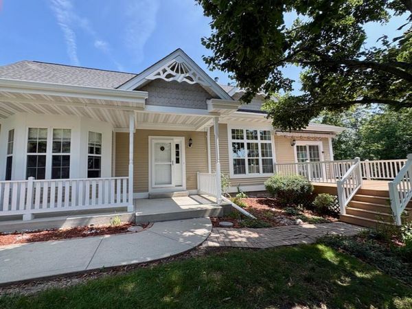 14133 W Linfield DRIVE, New Berlin, WI 53151