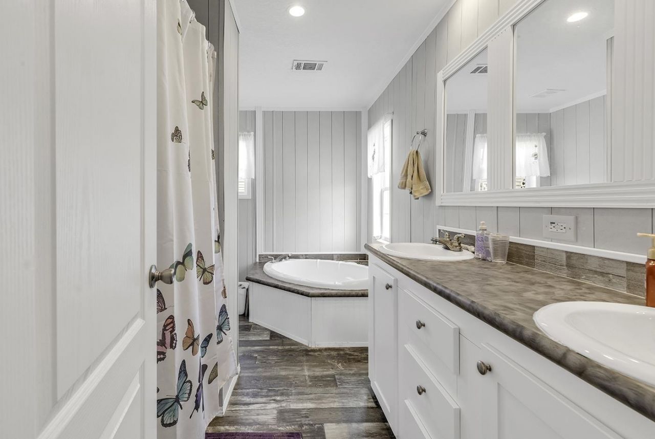 227 Air Stream Dr. Photo 17