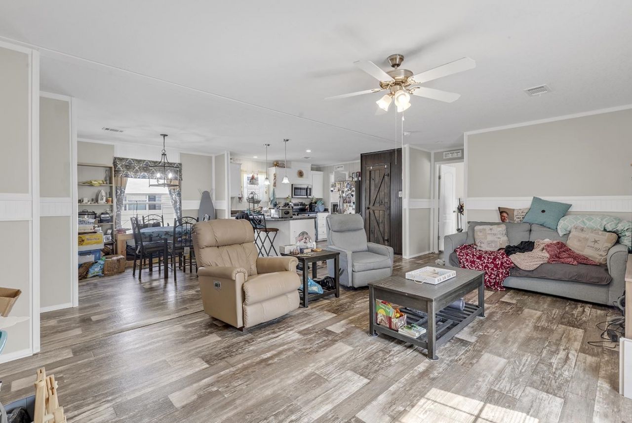 227 Air Stream Dr. Photo 4