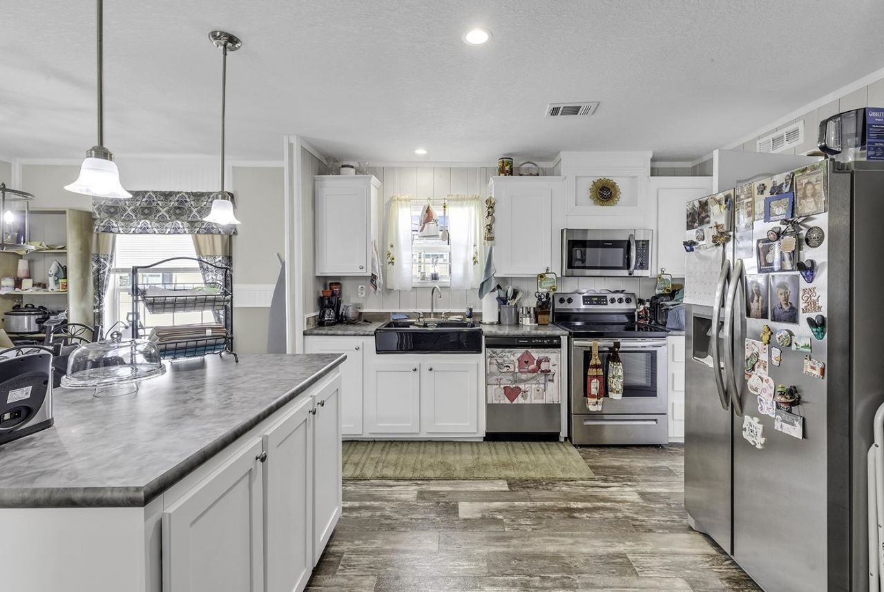 227 Air Stream Dr. Photo 6