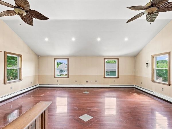 5 Pond Ln Ext, Billerica, MA 01821