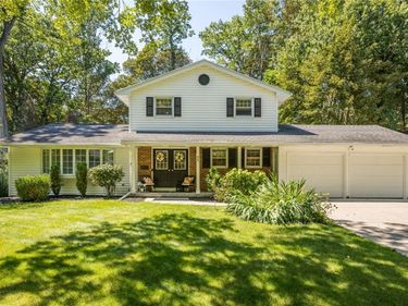 25 Shadowlawn Court, Rochester, NY 14617