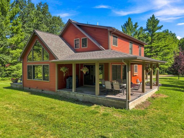 2740 S Loxley Road, Houghton Lake, MI 48629