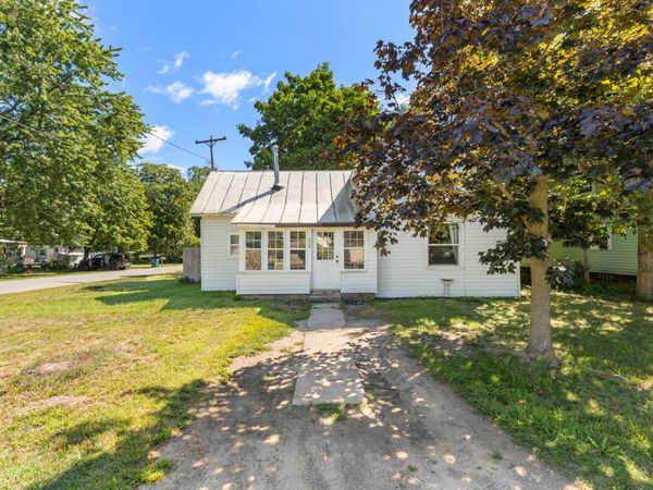 220 N Lincoln Street, Howard City, MI 49329