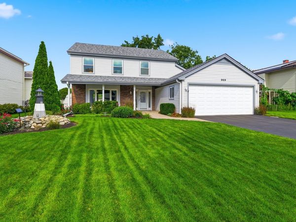 969 E Castlewood Lane , Bartlett, IL 60103