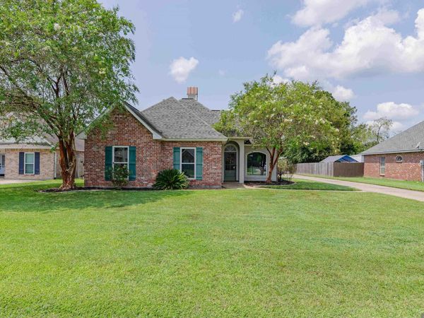 10013 River Run Estates Rd, St Amant, LA 70774