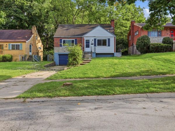 1694 Ashbrook Drive, Cincinnati, OH 45238