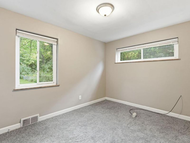 1694 Ashbrook Drive, Cincinnati, OH 45238 Photo 10