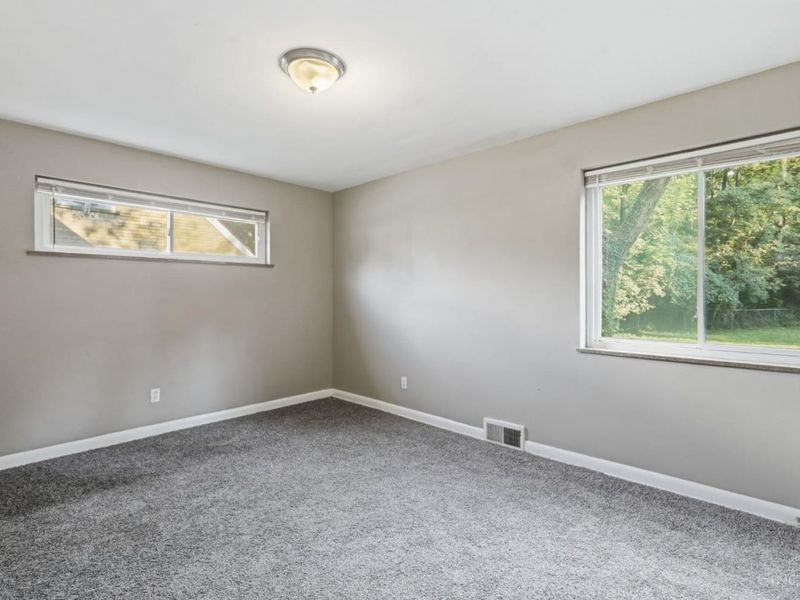 1694 Ashbrook Drive, Cincinnati, OH 45238 Photo 12