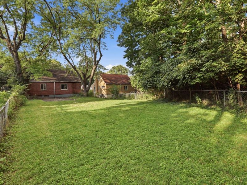 1694 Ashbrook Drive, Cincinnati, OH 45238 Photo 17