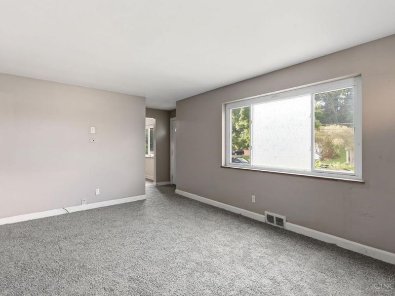 1694 Ashbrook Drive, Cincinnati, OH 45238 Photo 4