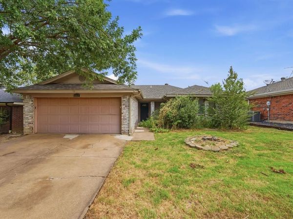 6017 Sundown Drive, Watauga, TX 76148