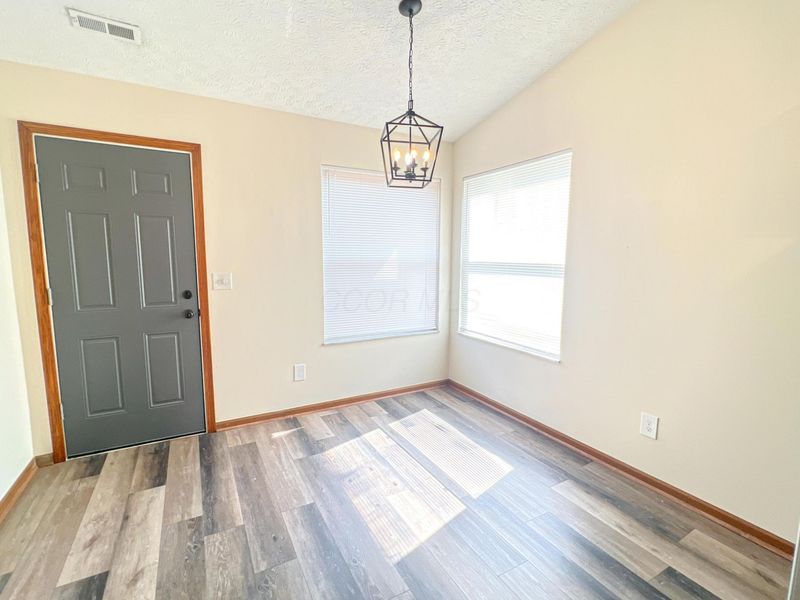 7442 Oakmeadows Drive, Worthington, OH 43085 Photo 6