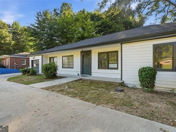 6220 Oakdale Road SE, Mableton, GA 30126