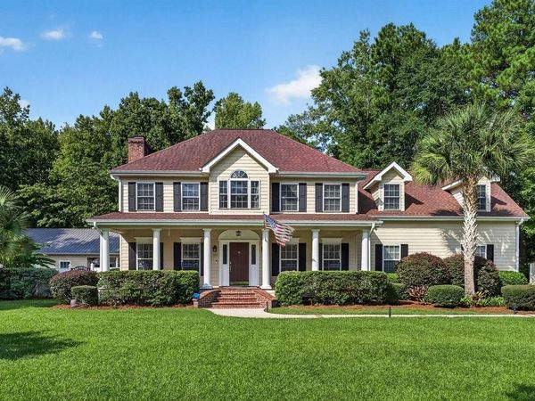 810 River Oaks Circle, Pawleys Island, SC 29585
