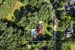 810 River Oaks Circle photo 4