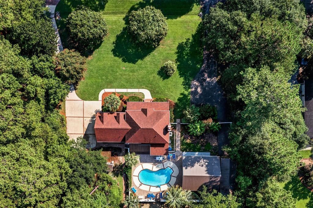 810 River Oaks Circle Photo 4