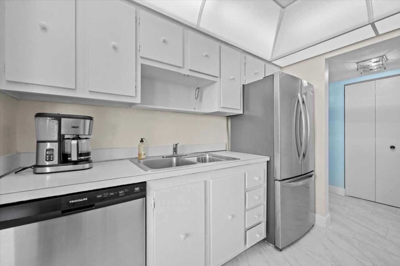 5440 N Ocean Drive, Unit 706, Singer Island, FL 33404 Photo