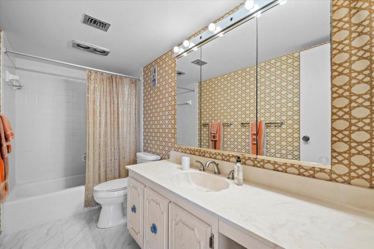 5440 N Ocean Drive, Unit 706, Singer Island, FL 33404 Photo