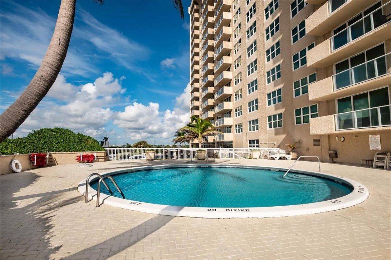 5440 N Ocean Drive, Unit 706, Singer Island, FL 33404 Photo
