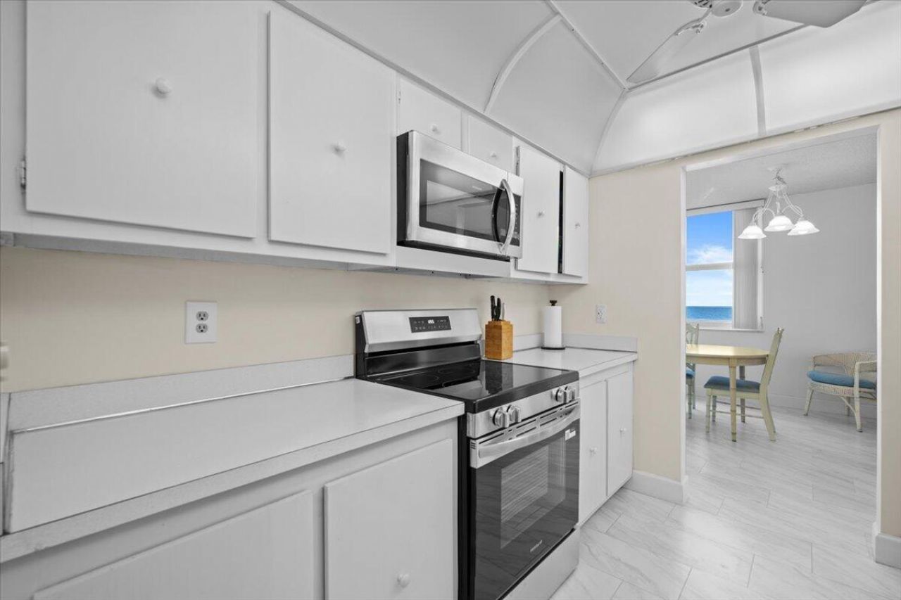 5440 N Ocean Drive, Unit 706, Singer Island, FL 33404 Photo