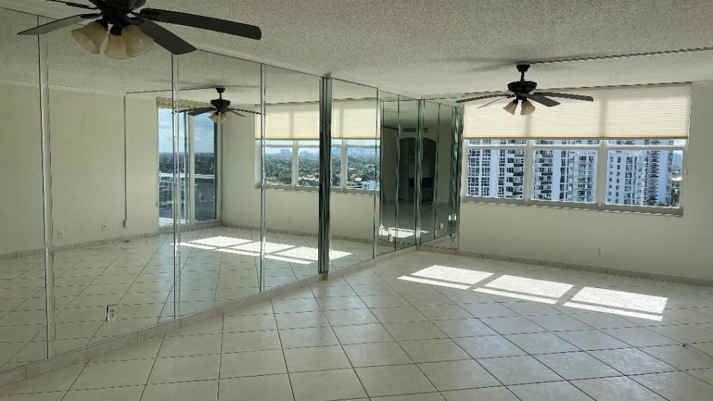 3015 N Ocean Boulevard, Unit 14K, Fort Lauderdale, FL 33308 Photo