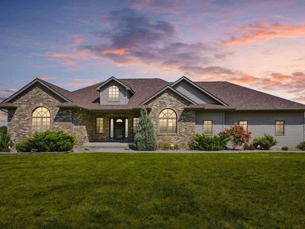1513 220Th Street, Independence, IA 50644