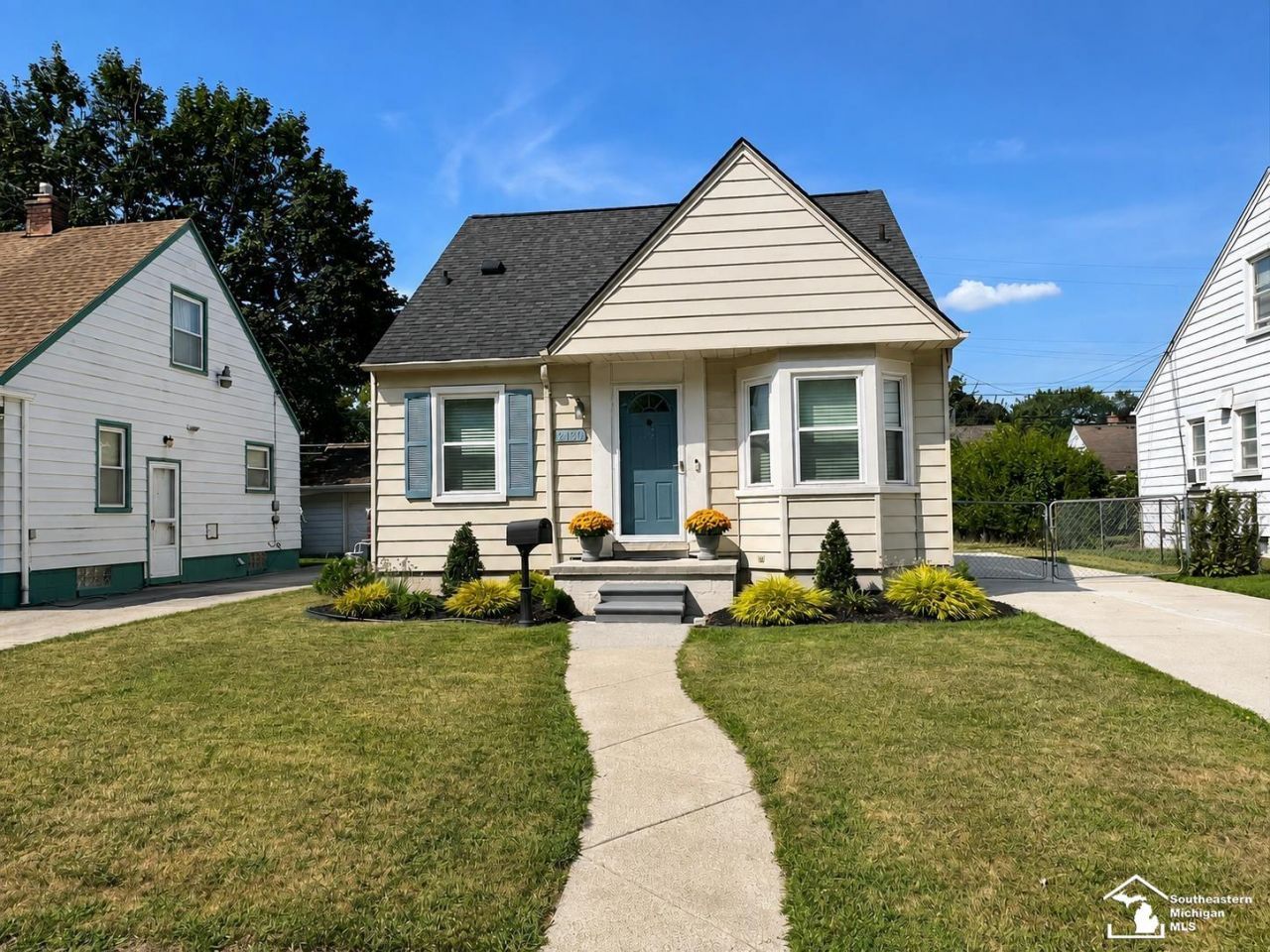 2130 Grindley Park Street, Dearborn, MI 48124 Main Photo