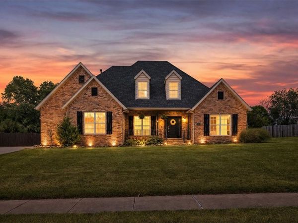 985 Aylesbury Lane, Cave Springs, AR 72718