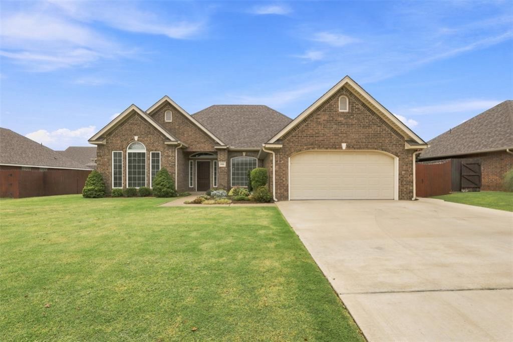 1604 Lakeview Drive, Kingfisher, OK 73750 Main Photo