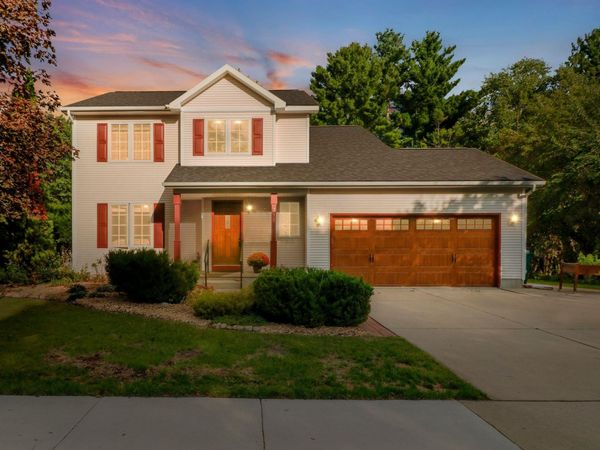312 Tanglewood Court, Cottage Grove, WI 53527