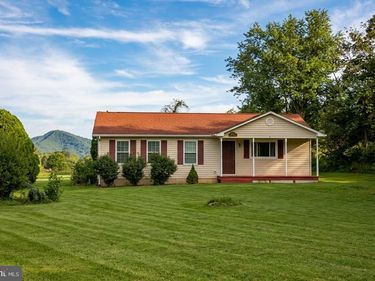 4443 BENTONVILLE ROAD , BENTONVILLE, VA 22610