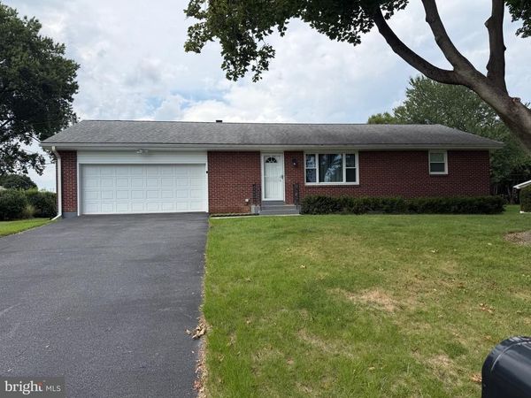 2633 SUTTON PLACE S , LANCASTER, PA 17601