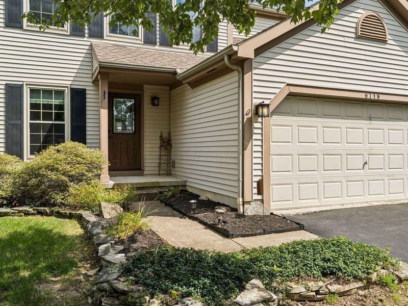 6718 Braeswick Court, Canal Winchester, OH 43110 Photo 2
