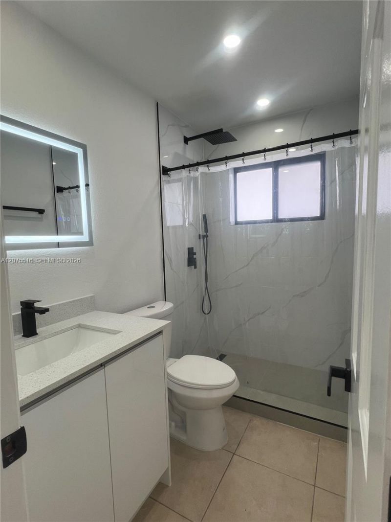 2370 NW 33rd St, Unit 2370, Miami, FL 33142 Photo