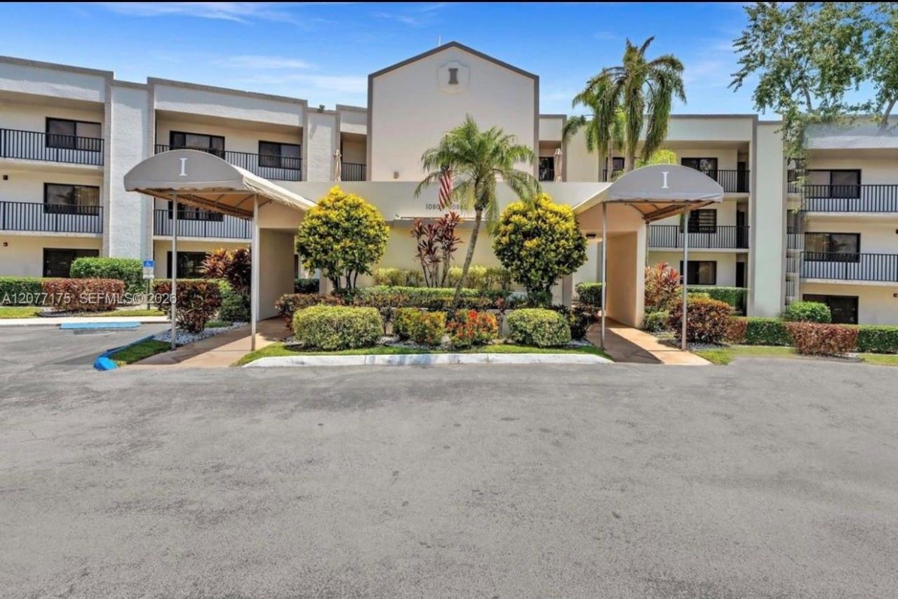 10847 W Clairmont Cir, Unit 302, Tamarac, FL 33321 Main Photo