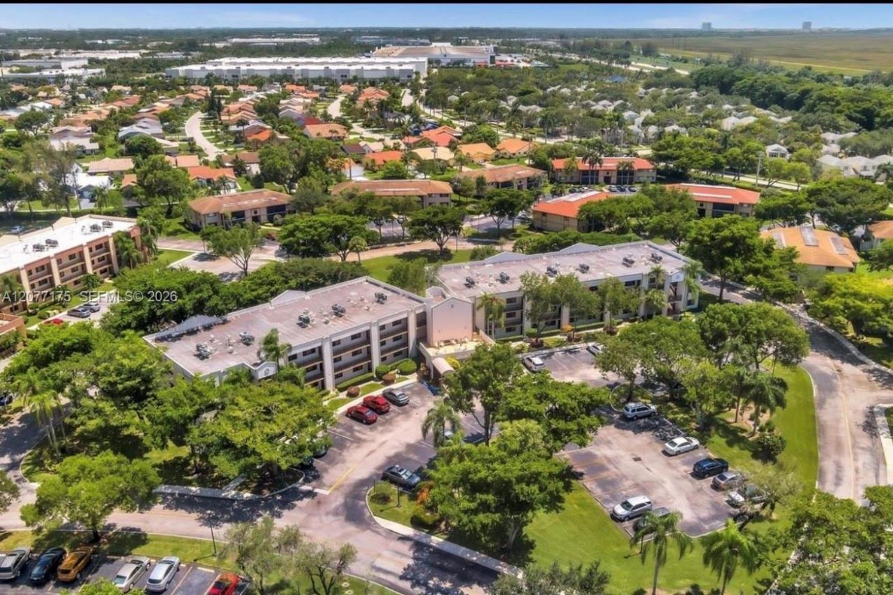10847 W Clairmont Cir, Unit 302, Tamarac, FL 33321 Photo