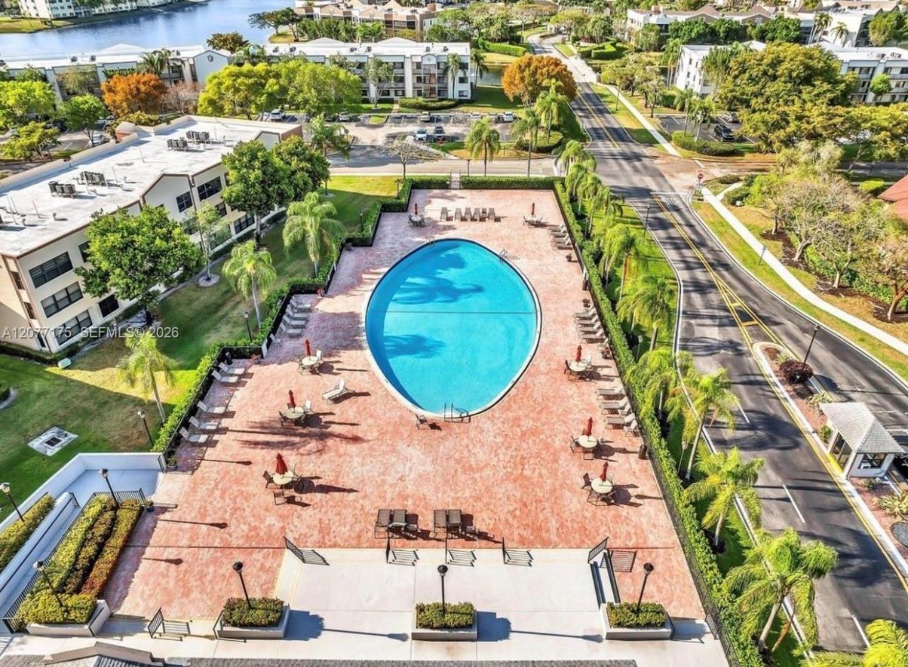 10847 W Clairmont Cir, Unit 302, Tamarac, FL 33321 Photo